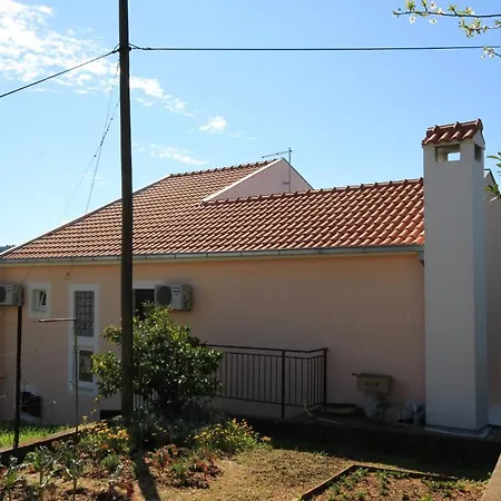 Apartments With A Parking Space Slatine, Ciovo - 8658