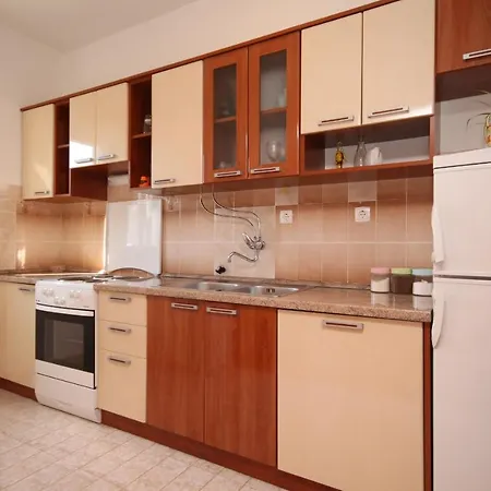 Apartment Apartments With A Parking Space Slatine, Ciovo - 8658 *