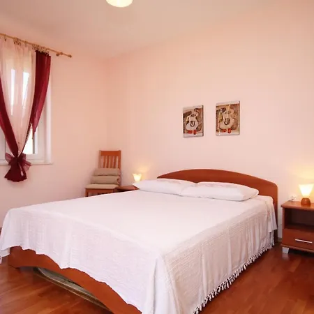 Apartments With A Parking Space Slatine, Ciovo - 8658 Apartment *